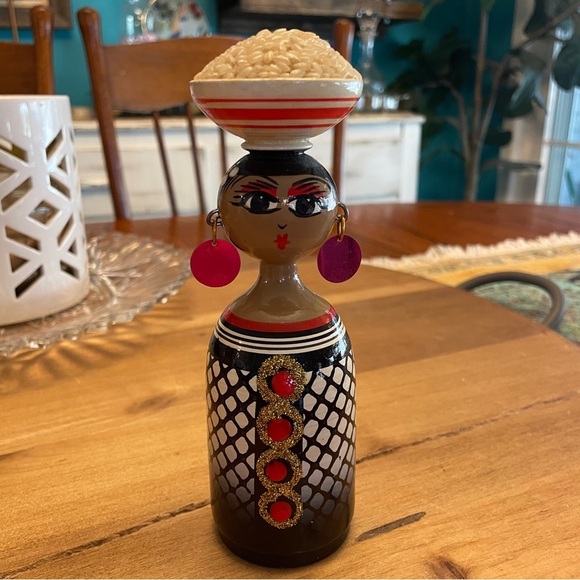 Vintage Hand Painted Wood Peg Woman Holding Rice Bowl On Head 6 1/2 inches tall - Picture 8 of 10